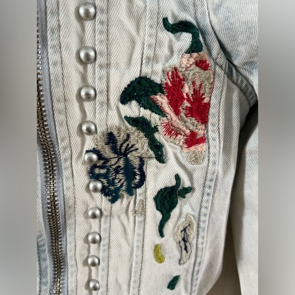 Blank NYC Floral Embroidered Moto Denim Jacket - Size Small EUC - Picture 2 of 8